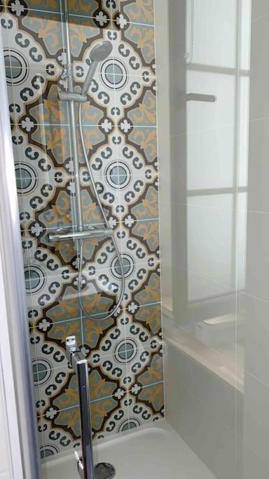 Appartement Cosy Hyper Centre, Tres Tranquille أنجير المظهر الخارجي الصورة